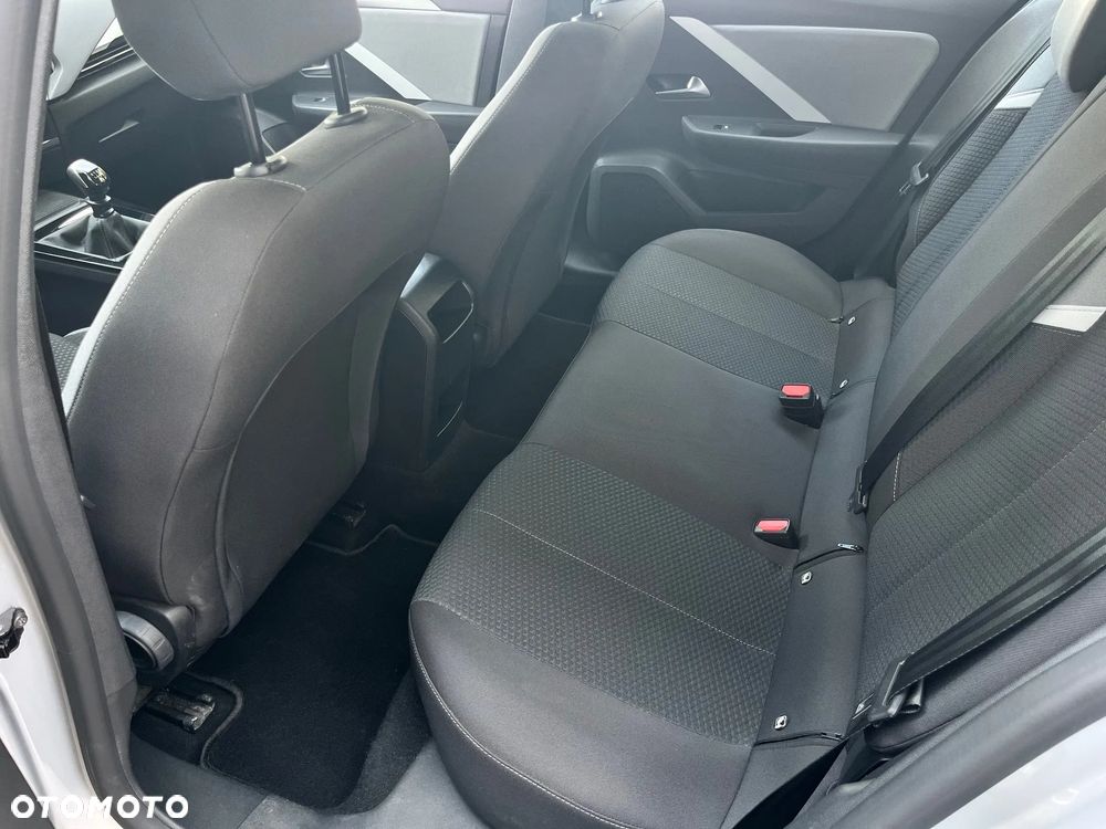 Opel Astra 1.2 T Edition S&S - 20