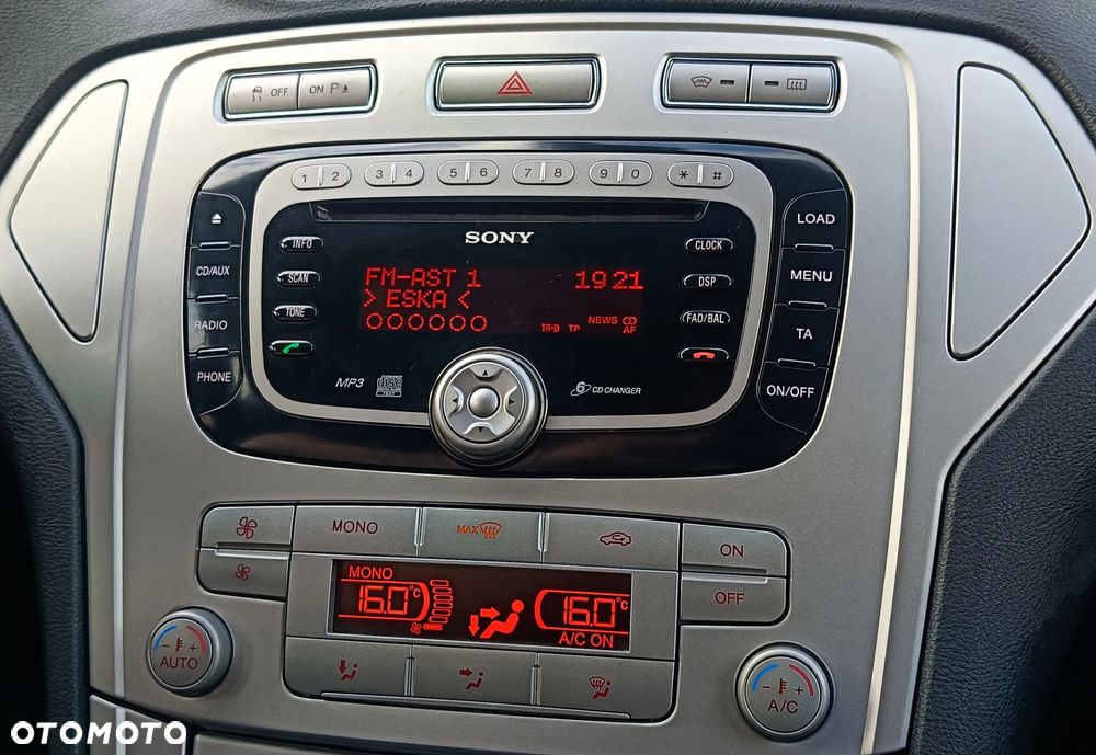Ford Mondeo 2.0 Ambiente - 31