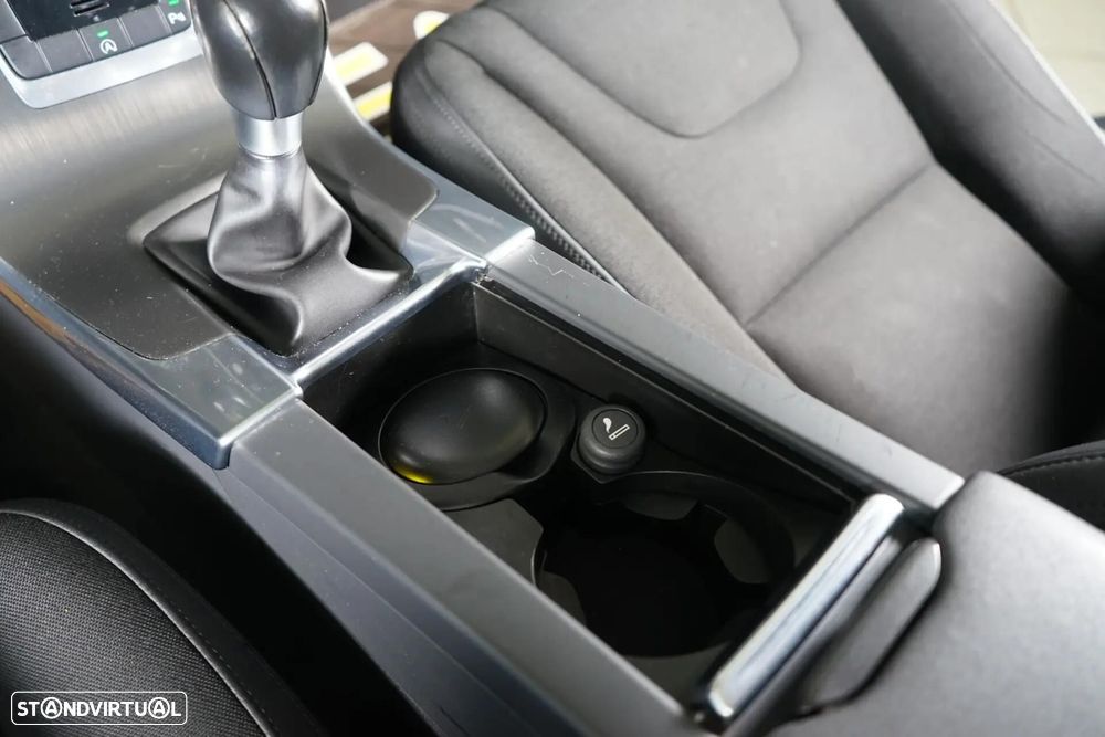Volvo V60 1.6 D2 Momentum Eco - 27