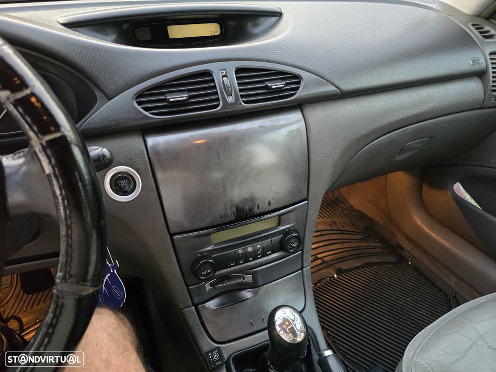 Renault Laguna Break 1.6 Expression - 12