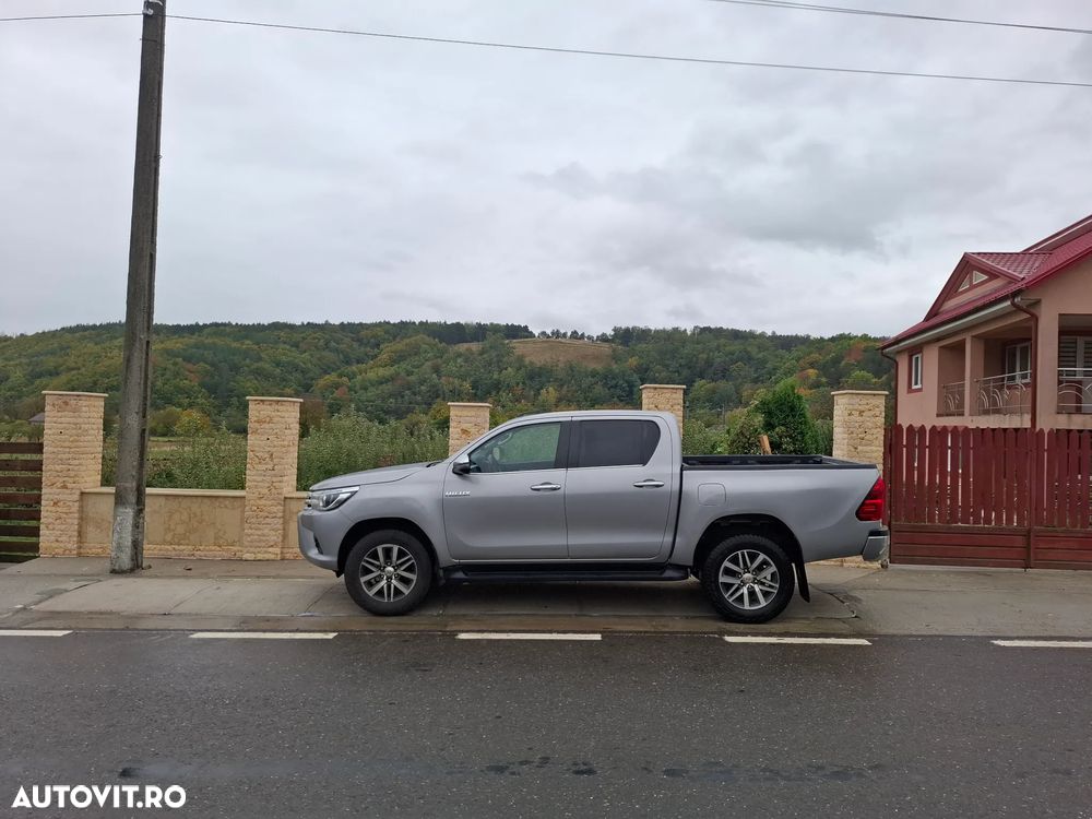 Toyota Hilux - 1