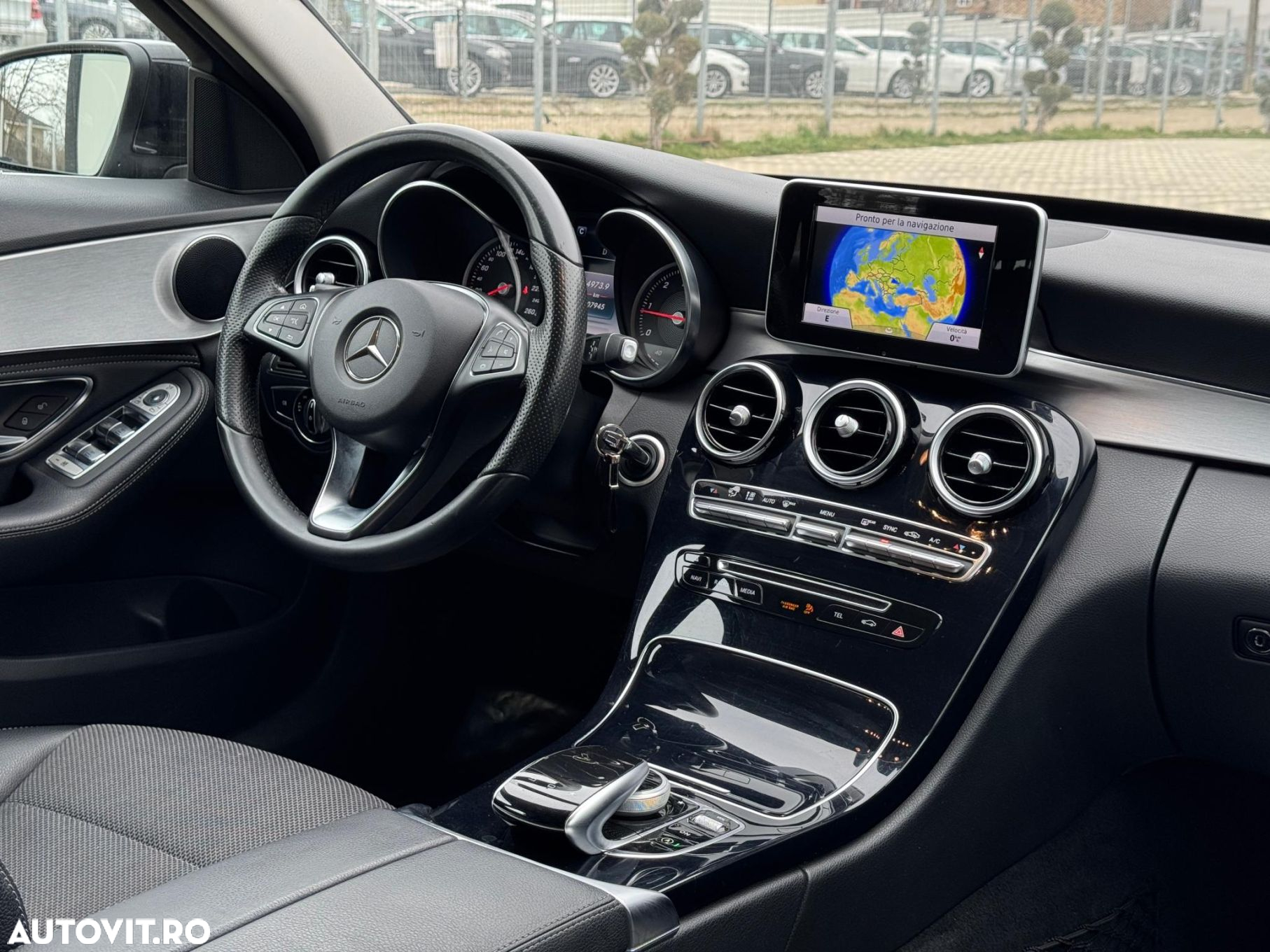 Mercedes-Benz C - 8