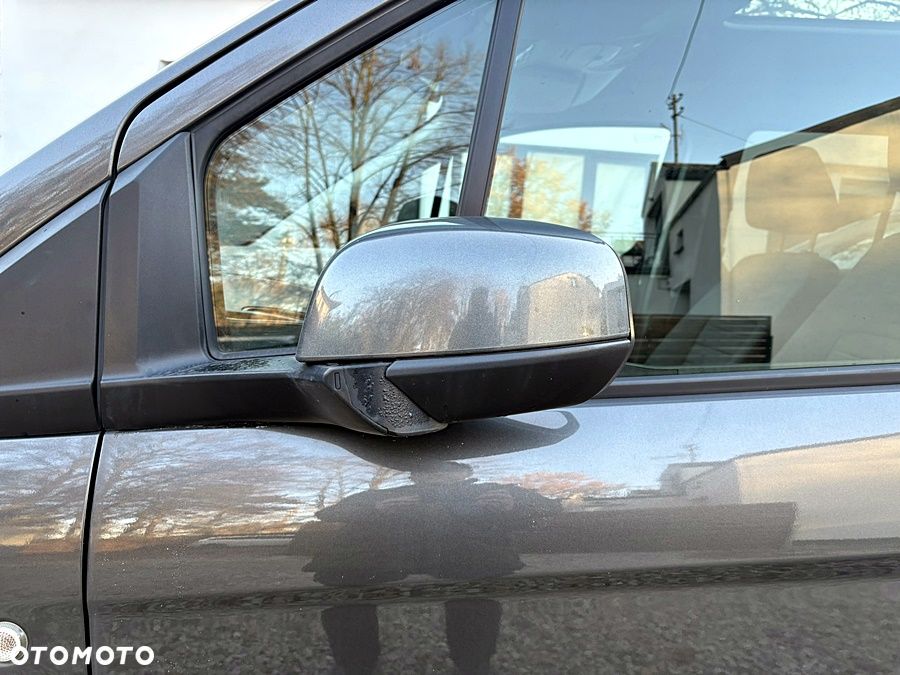 Ford Tourneo Connect Grand - 12