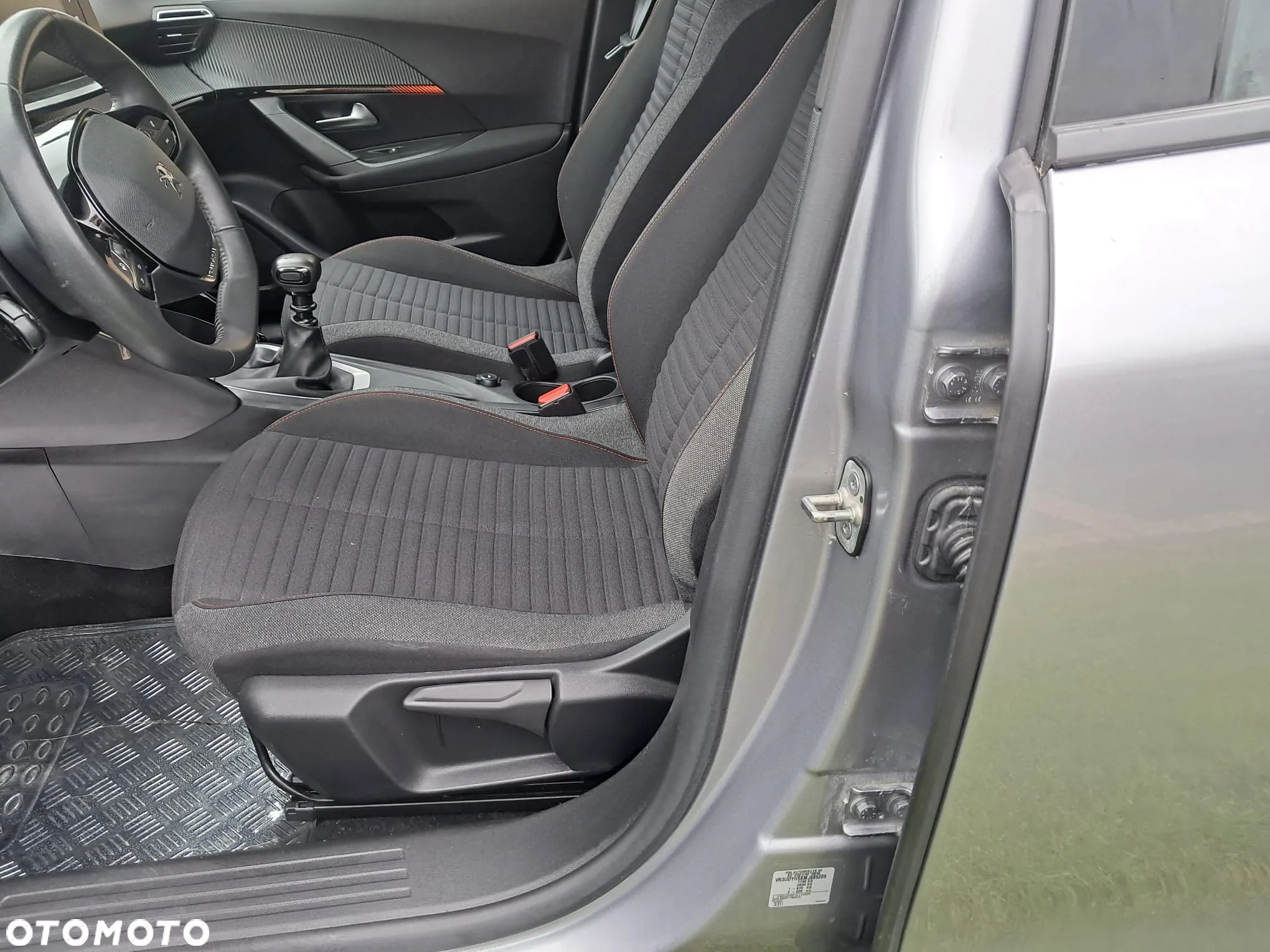 Peugeot 2008 1.5 BlueHDi Active S&S - 25