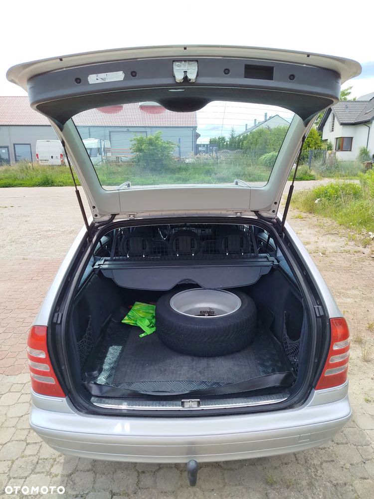 Mercedes-Benz Klasa C 180 Kompressor Avantgarde - 28