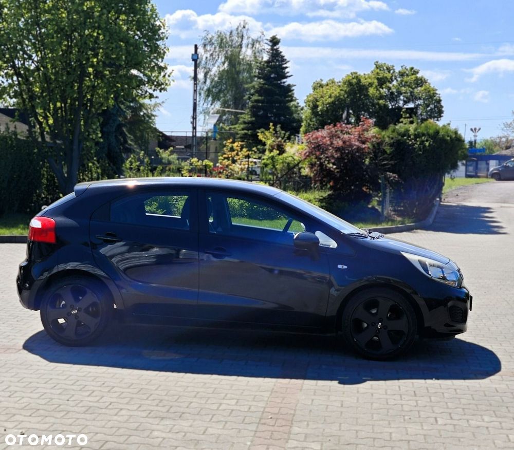 Kia Rio - 8
