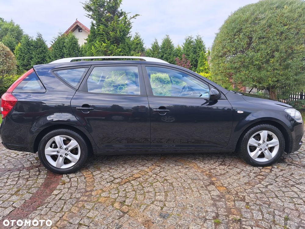 Kia Ceed 1.4 CVVT Dream-Team Edition - 14