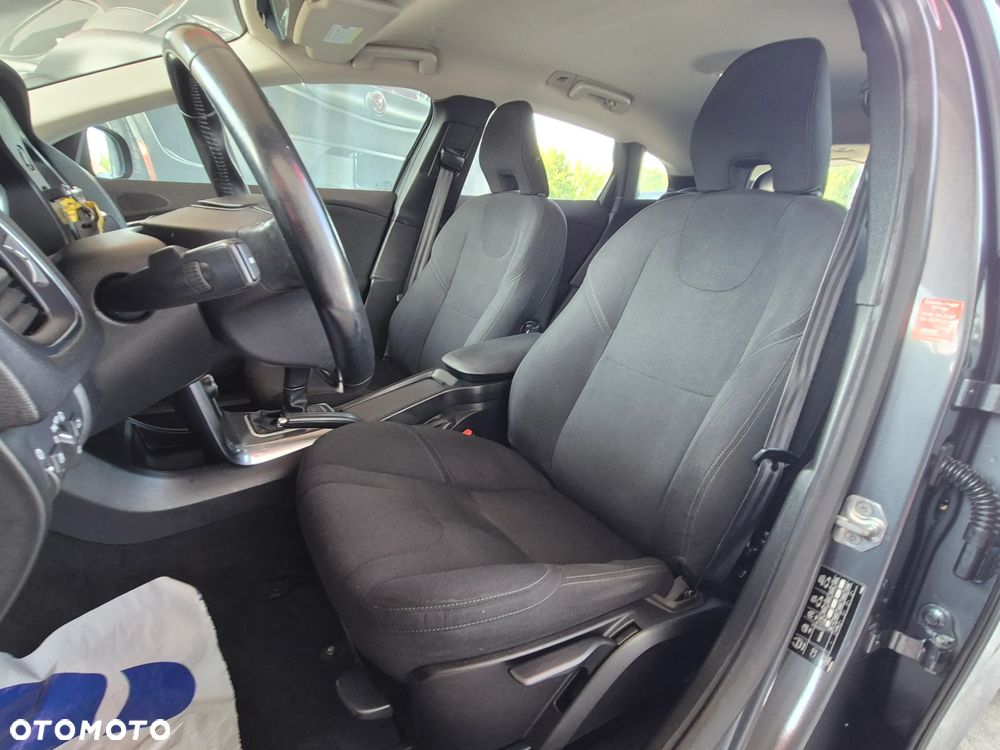 Volvo V40 D2 Momentum - 25