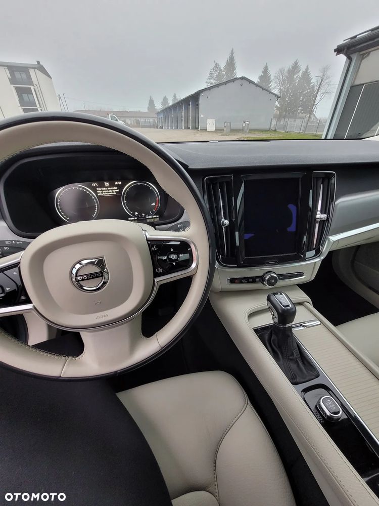 Volvo S90 D4 Momentum - 23