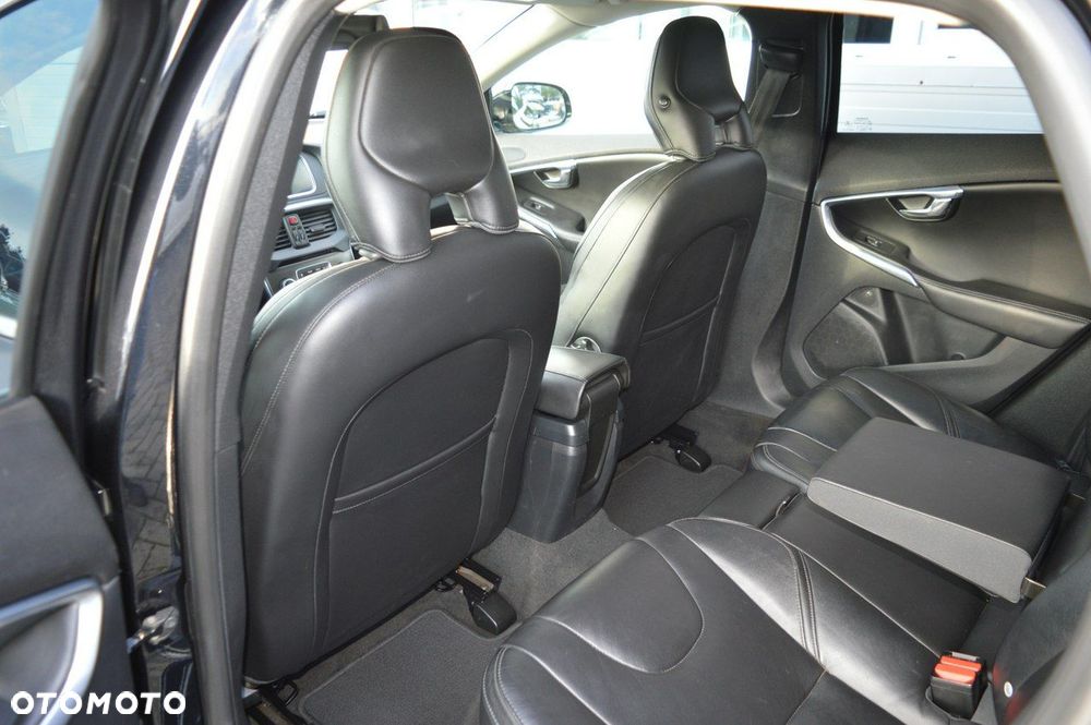 Volvo V40 D2 Summum - 32