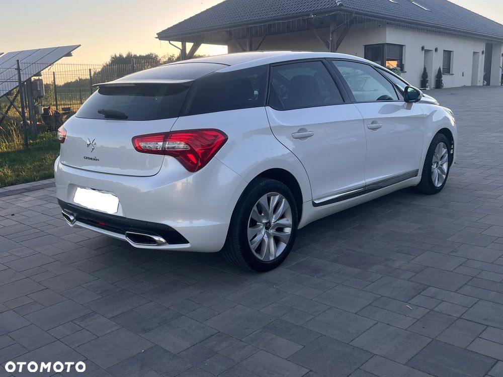 Citroën DS5 e-HDi 115 EGS6 SoChic - 4