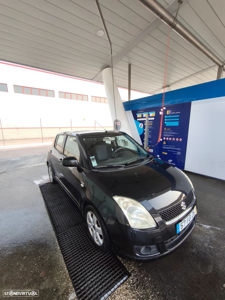 Suzuki Swift 1.3 DDiS GL - 3