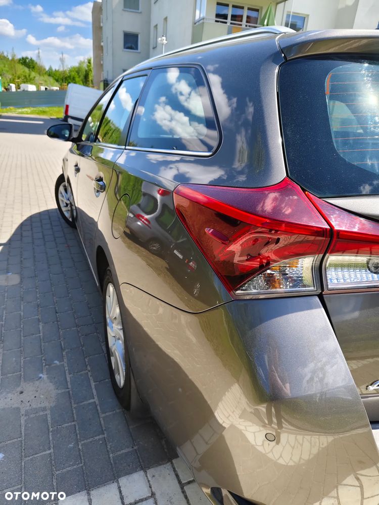 Toyota Auris Hybrid 135 Prestige - 7