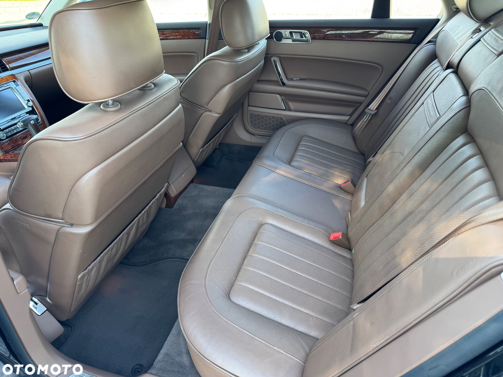 Volkswagen Phaeton 4.2 V8 4MOTION Automatik (5 Sitzer) - 14