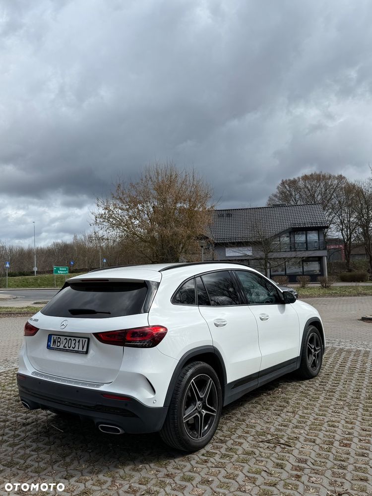 Mercedes-Benz GLA 200 AMG Line - 3