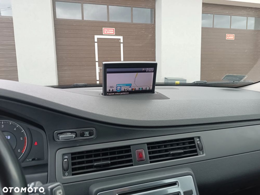 Volvo V70 2.4D Momentum - 36