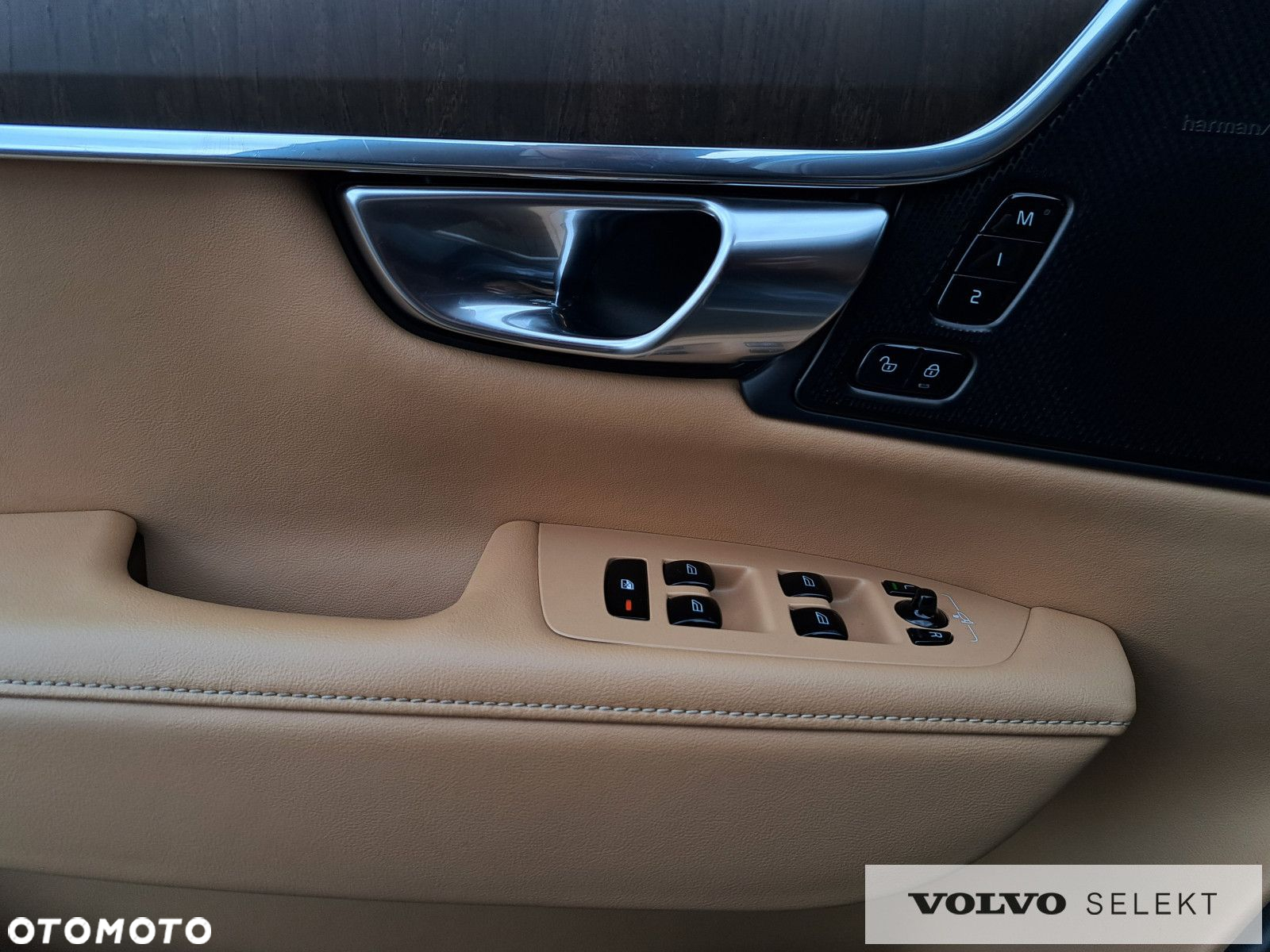 Volvo V90 Cross Country - 28
