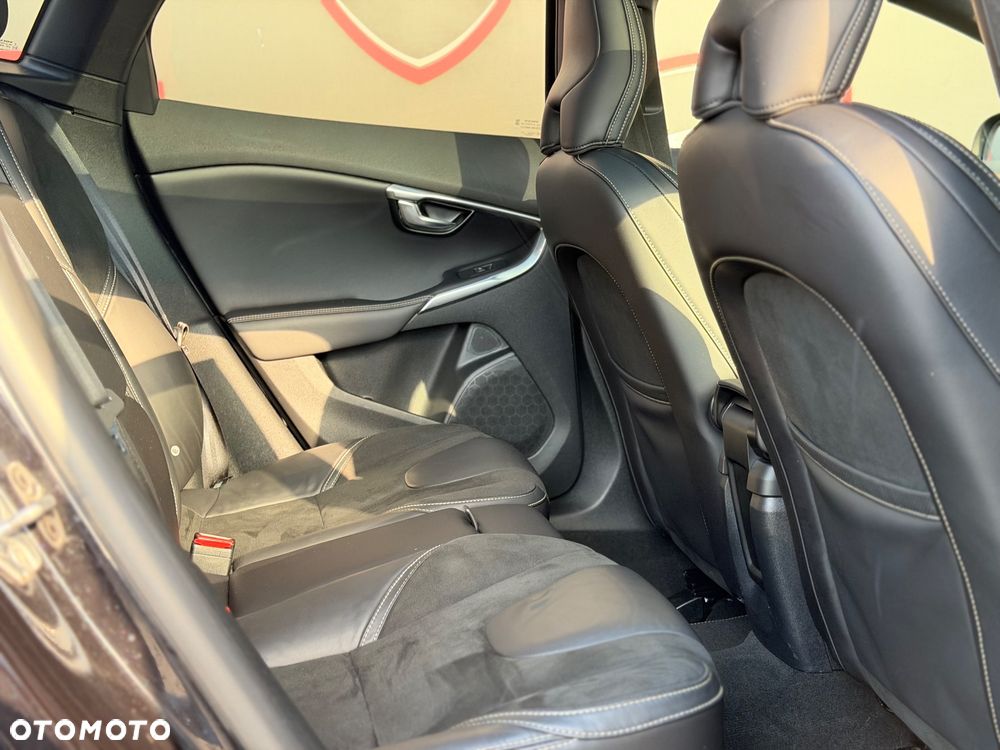 Volvo V40 D3 Geartronic RDesign - 31