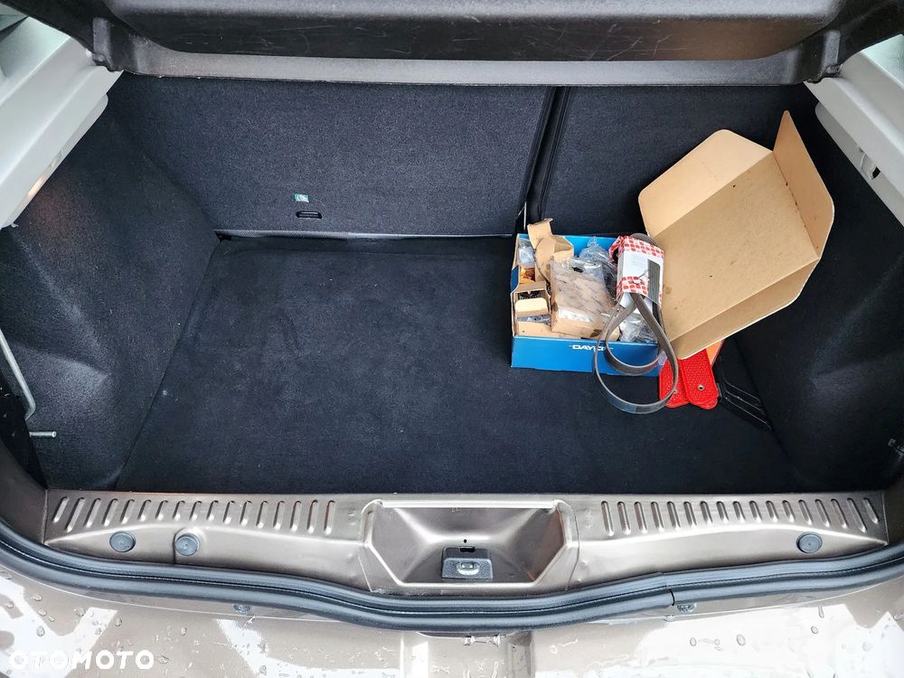 Dacia Sandero Stepway 0.9 TCe Ambiance S&S EU6 - 38