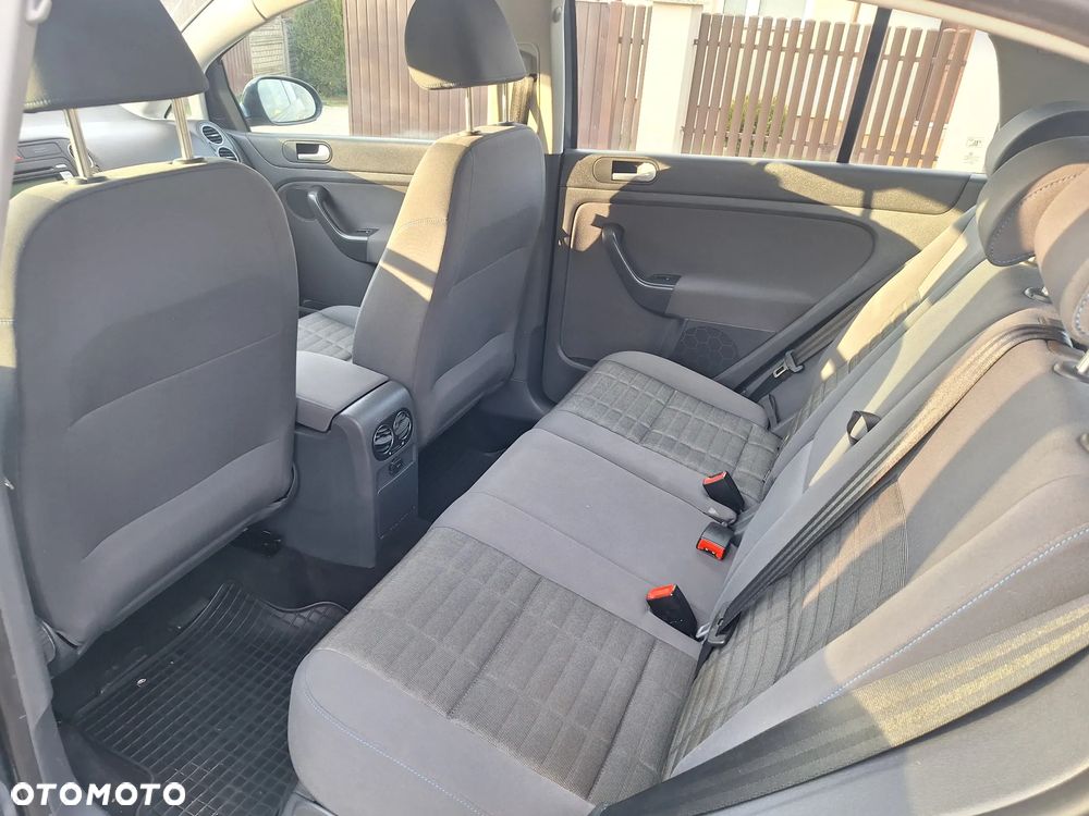 Volkswagen Golf Plus - 10