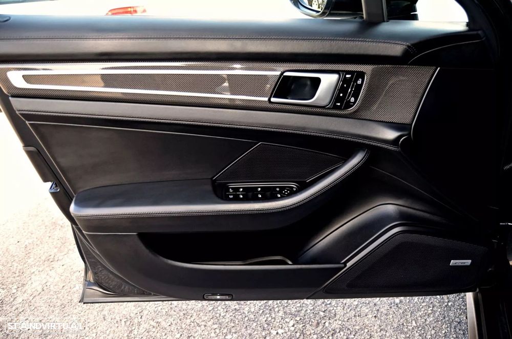 Porsche Panamera - 12