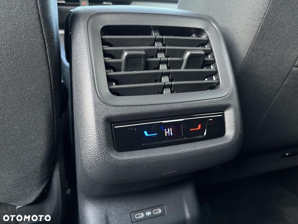 Volkswagen T-Roc - 31