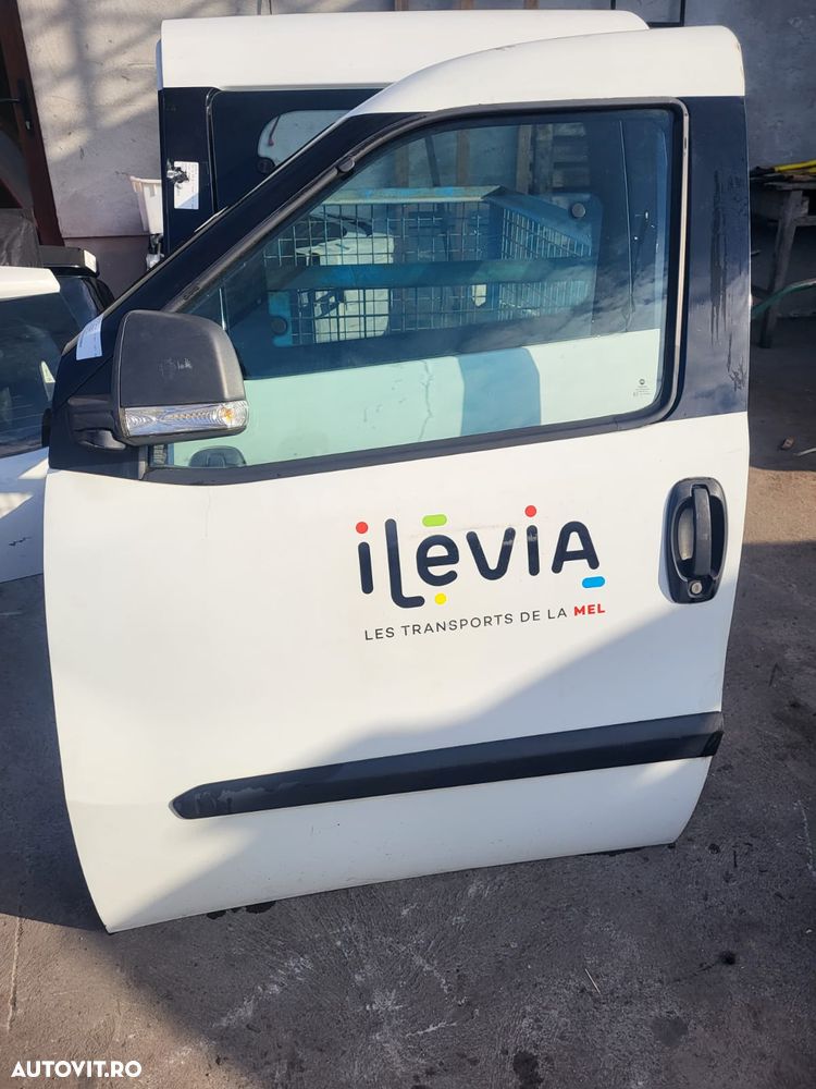 Vindem usa stanga fata  complecta fara oglinda pentru Fiat Doblo 2014 - 4