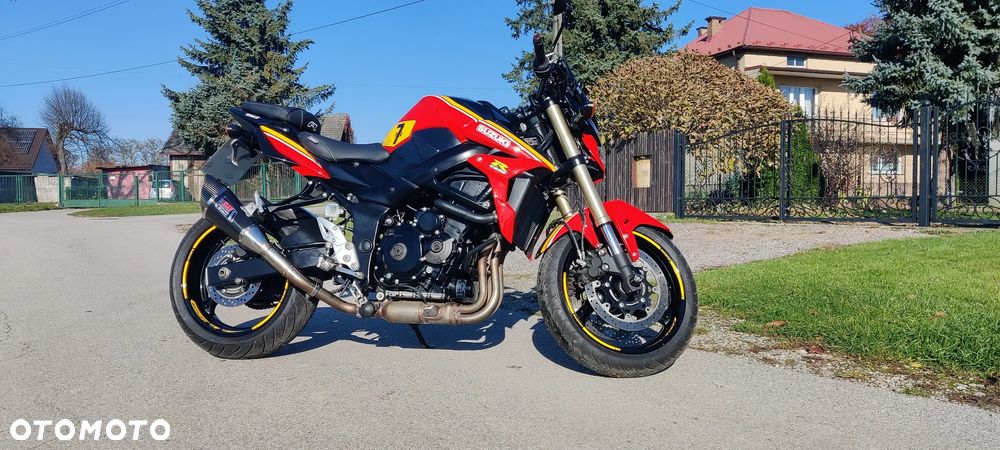 Suzuki GSR - 5