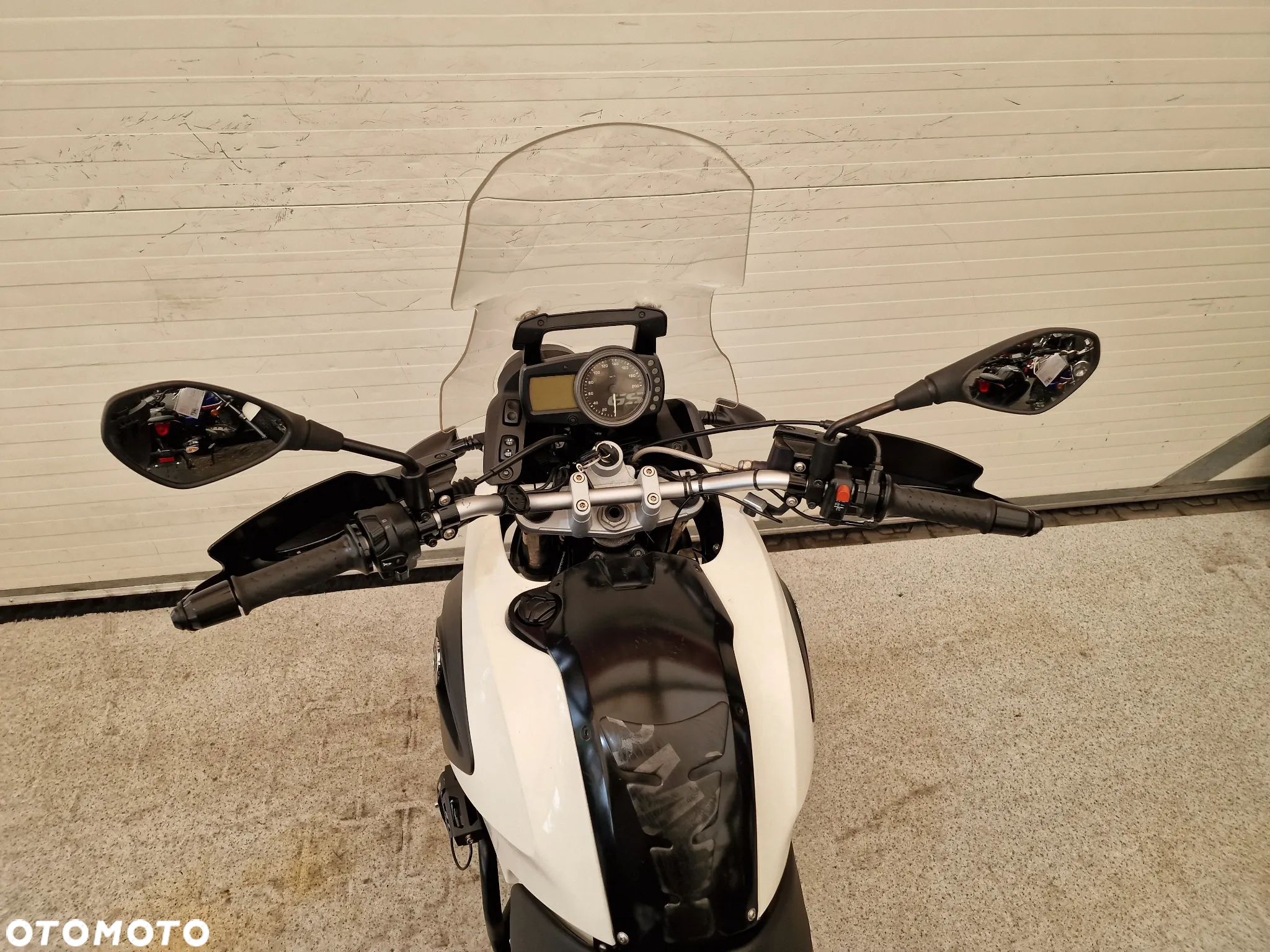 BMW F - 29