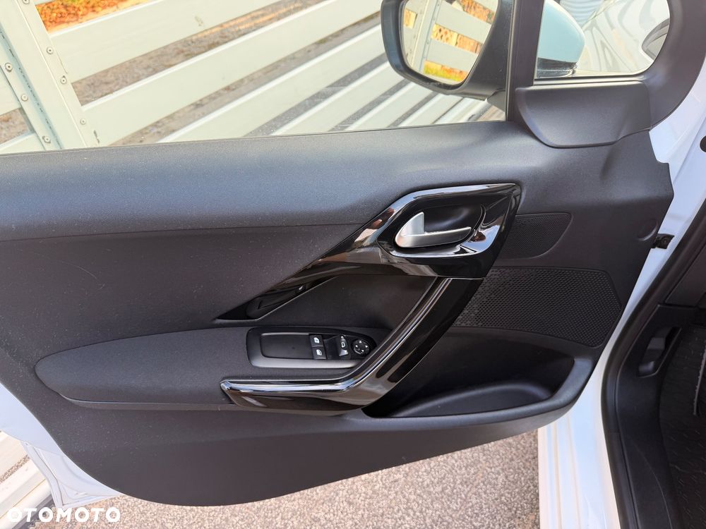 Peugeot 208 HDi 68 Like - 14