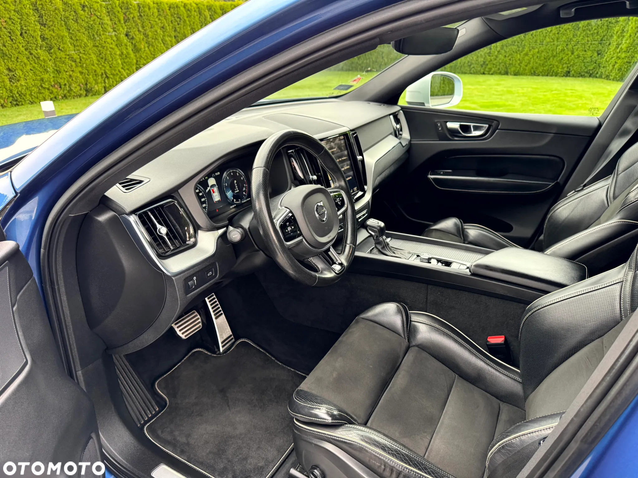 Volvo XC 60 T5 AWD R-Design - 11