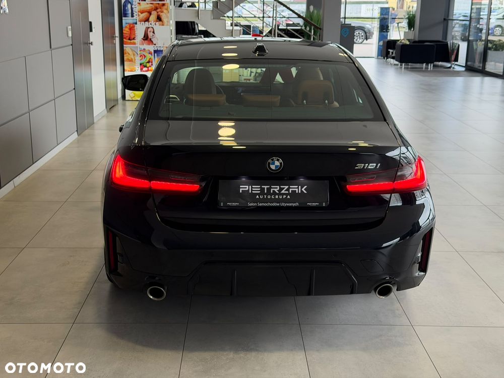 BMW Seria 3 318i M Sport - 4