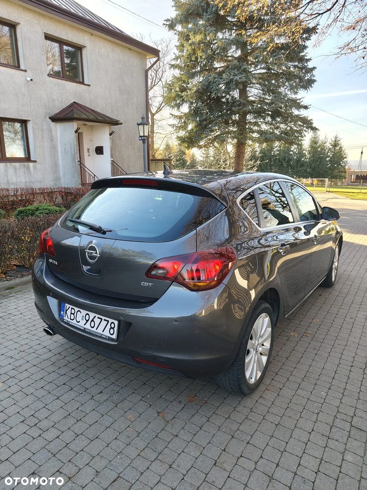 Opel Astra IV 2.0 CDTI Cosmo - 4