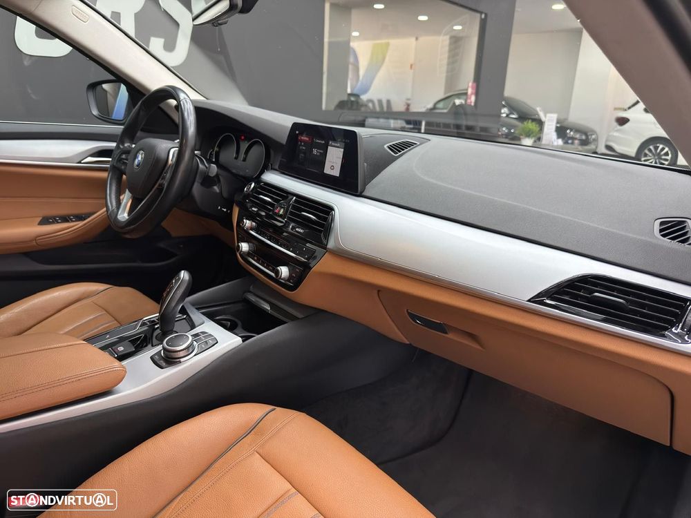 BMW 520 d Line Luxury Auto - 30