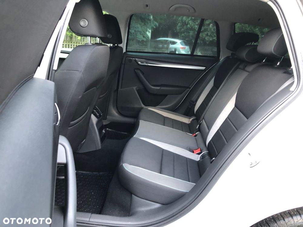 Skoda Octavia 1.4 TSI Joy DSG - 12
