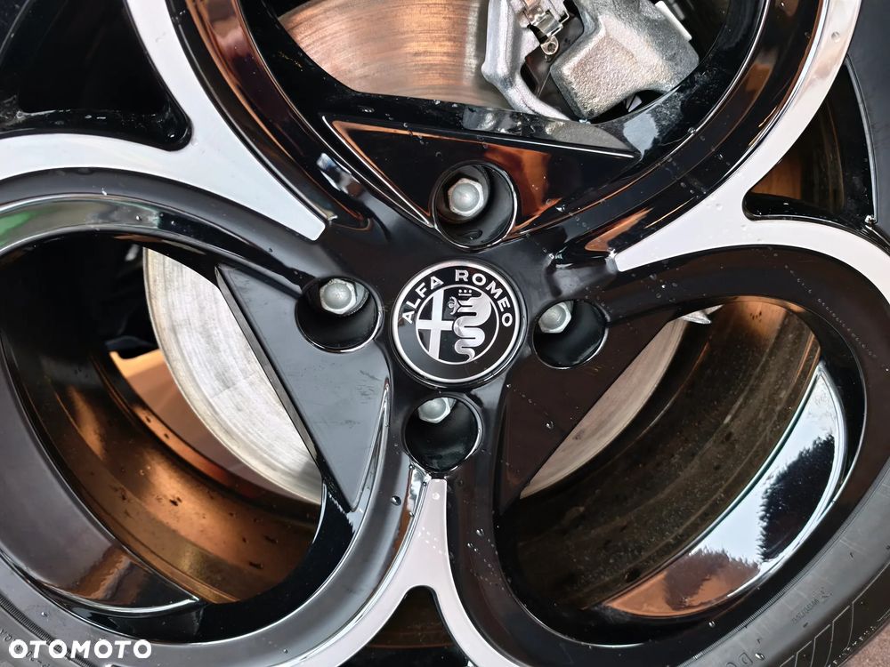 Alfa Romeo Junior 1.2 mHEV Ti eDCT - 31