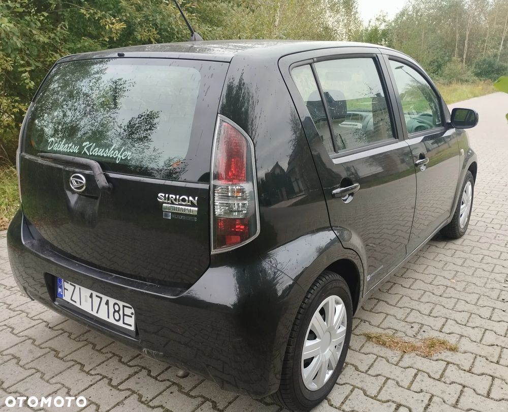 Daihatsu Sirion 1.0 - 4