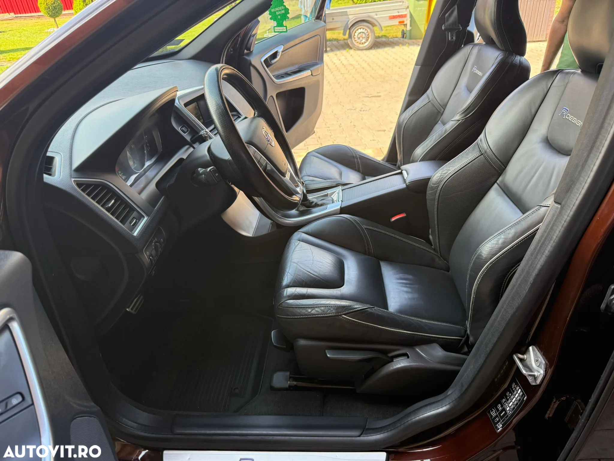 Volvo XC 60 D4 AWD Geartronic RDesign - 10