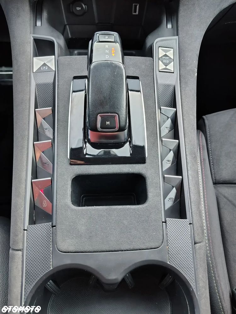 DS Automobiles DS 7 Crossback 1.5 BlueHDi So Chic - 30