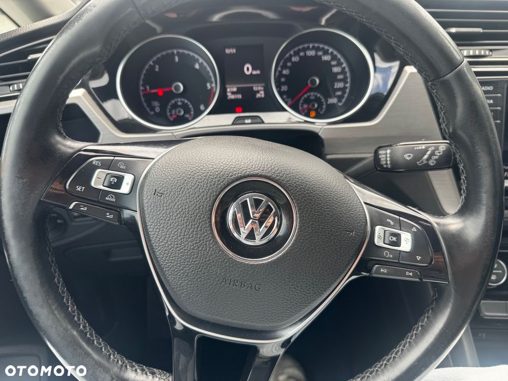 Volkswagen Touran 2.0 TDI SCR (BlueMotion Technology) Highline - 24