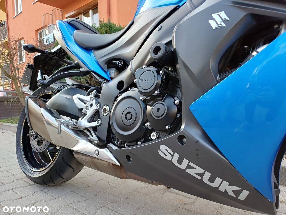 Suzuki GSX 1000 - 6