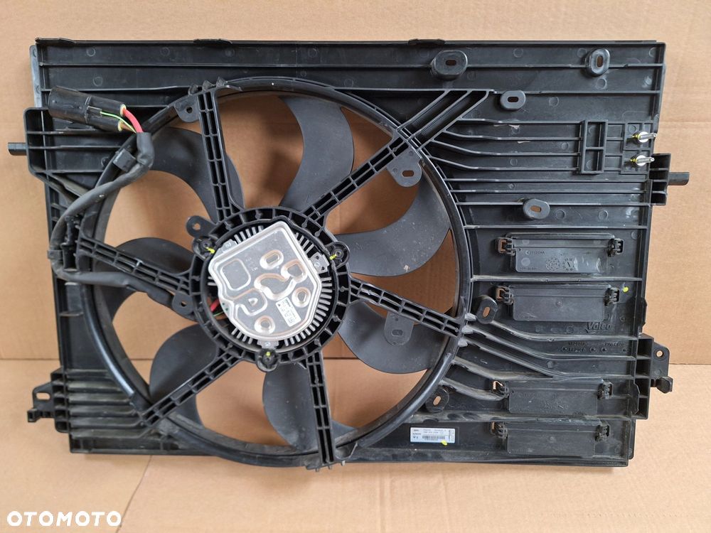 CAŁY-NIE KLEJONY! WENTYLATOR OBUDOWA CHŁODNICY NISSAN X-TRAIL T32 LIFT 19- 1,7 dci 19- ORYG. 21481HV80B EW / T224806 A / - 1