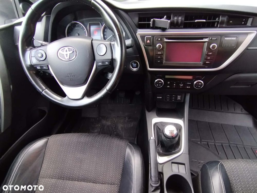 Toyota Auris 1.6 Dynamic - 6