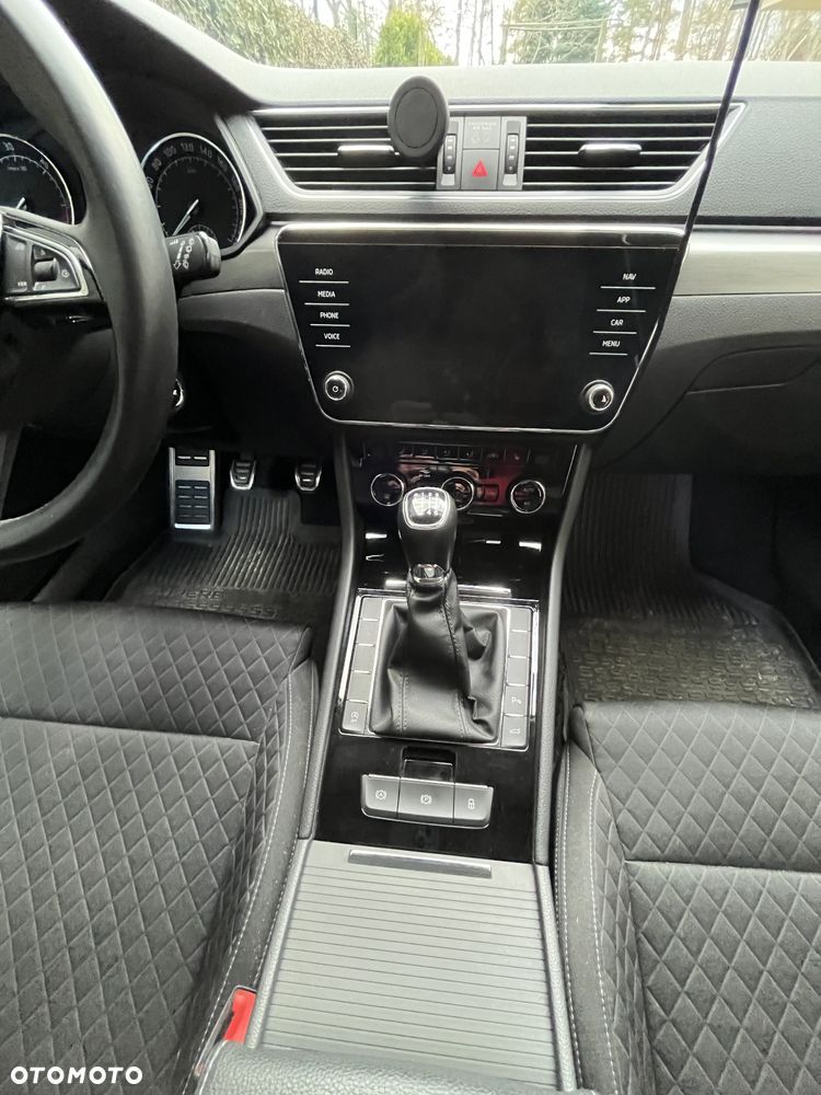 Skoda Superb 2.0 TDI Style - 24