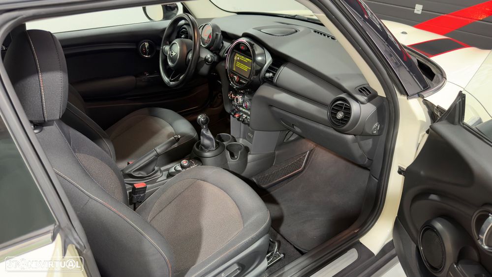 MINI 3 Portas One - 12