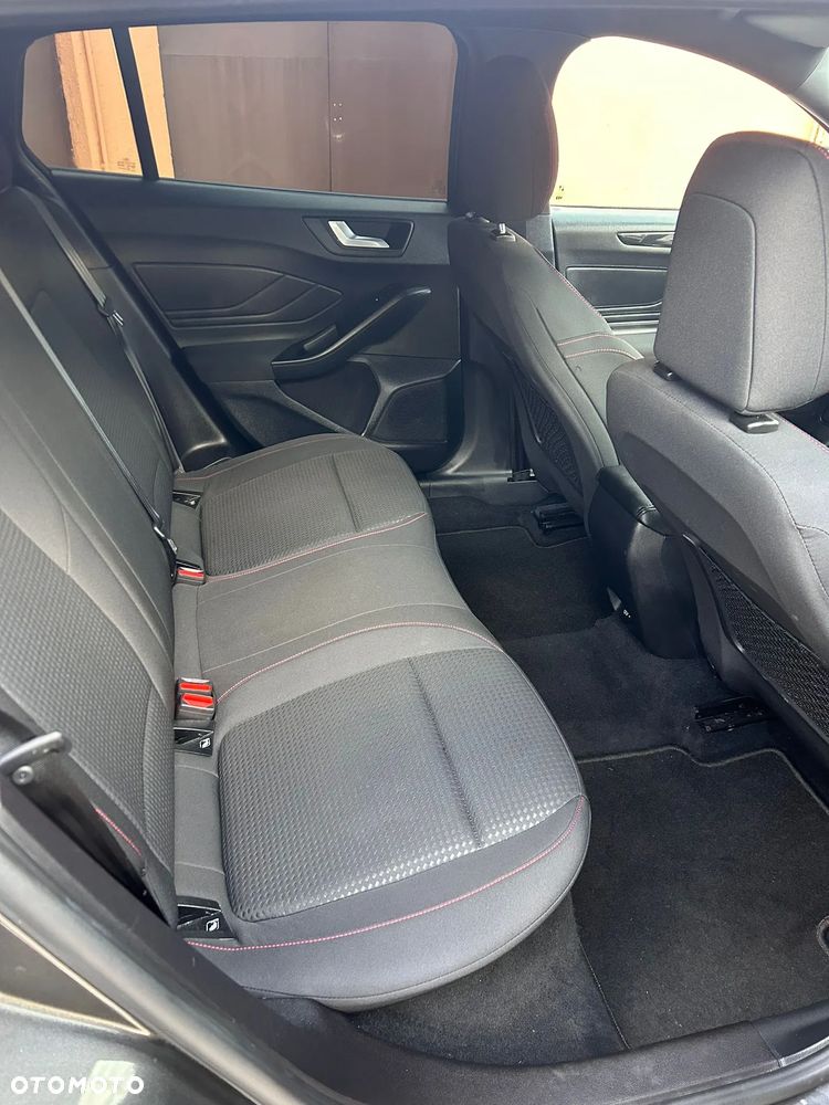 Ford Focus 1.5 EcoBlue Start-Stopp-System ST-LINE - 30