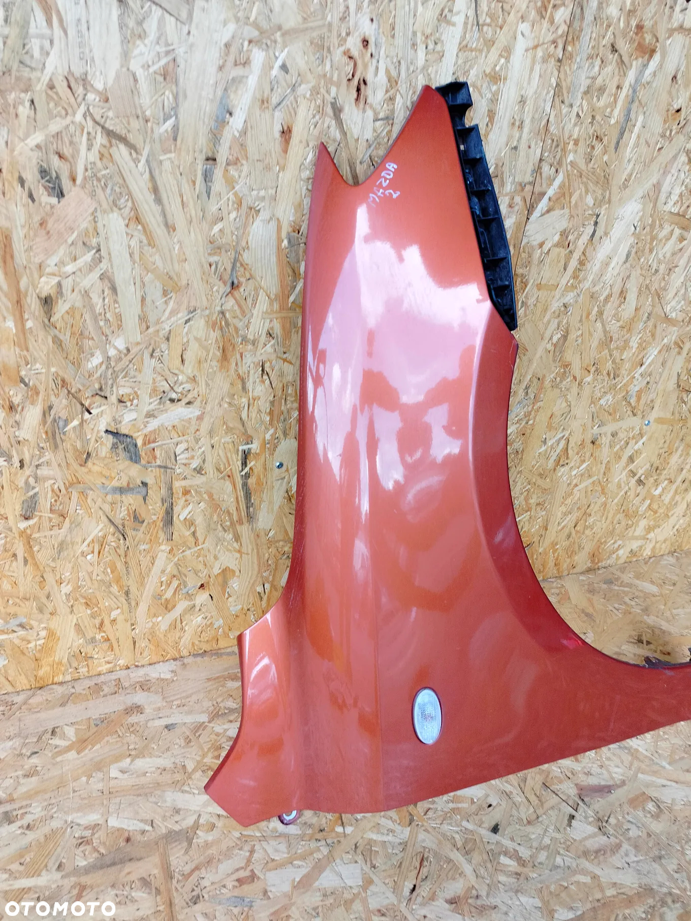 Błotnik Przedni Przód Prawy Mazda 2 02-07r. - 2