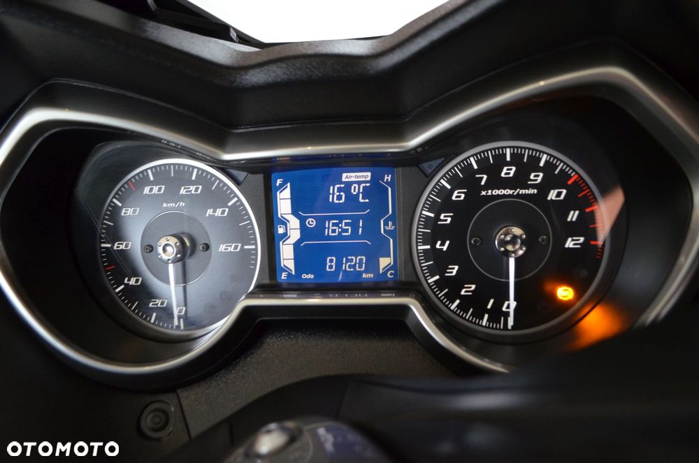 Yamaha X-max - 35