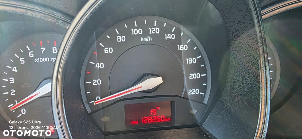 Kia Rio - 12