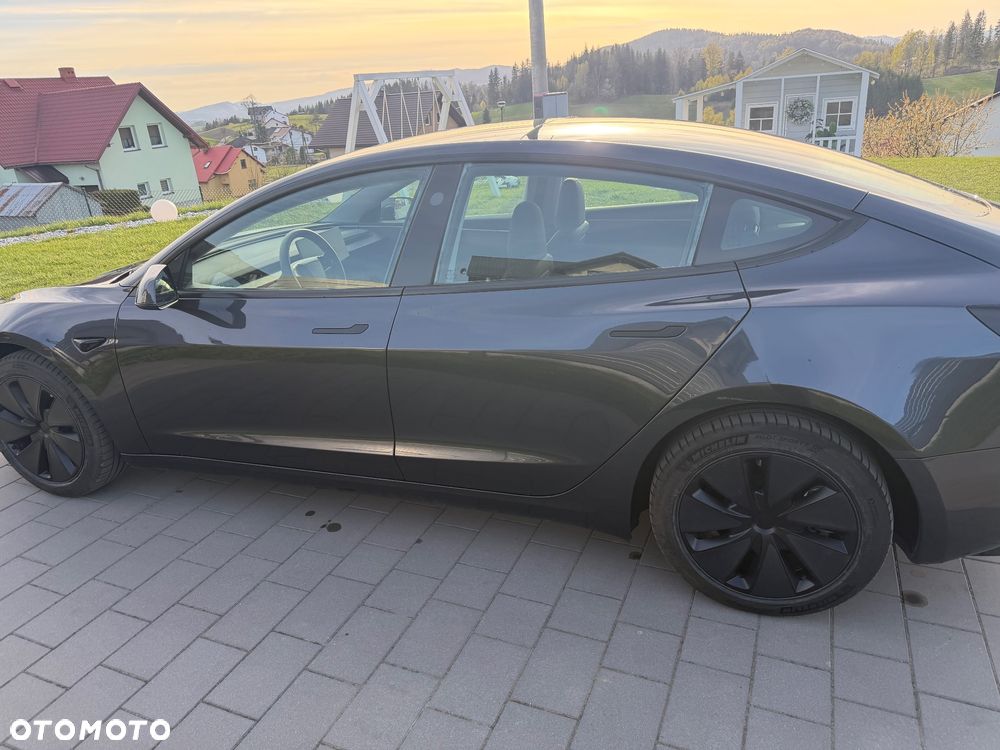 Tesla Model 3 - 14